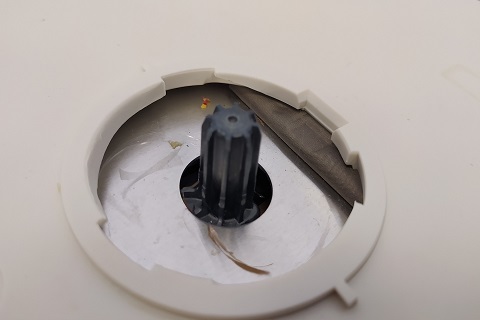 Zašpinená Sartorius laboratórna váha